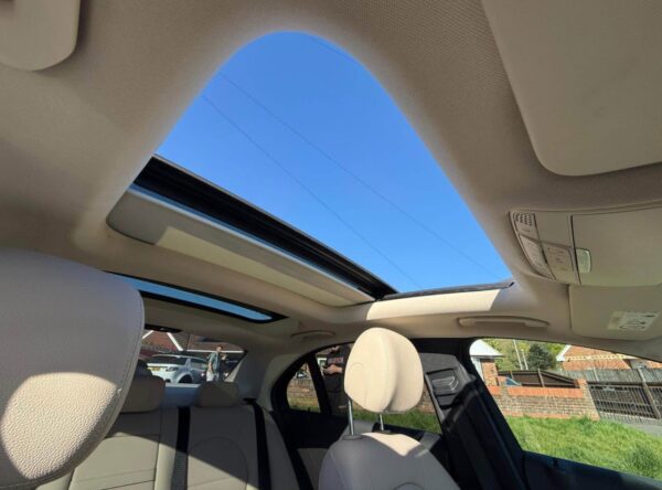 2017 Mercedes-Benz c350e - Image 8