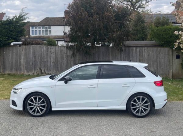 2019 AUDI A3 S-LINE 35 TFSI S TRONIC BLACK EDITION - Image 12