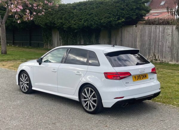 2019 AUDI A3 S-LINE 35 TFSI S TRONIC BLACK EDITION - Image 11