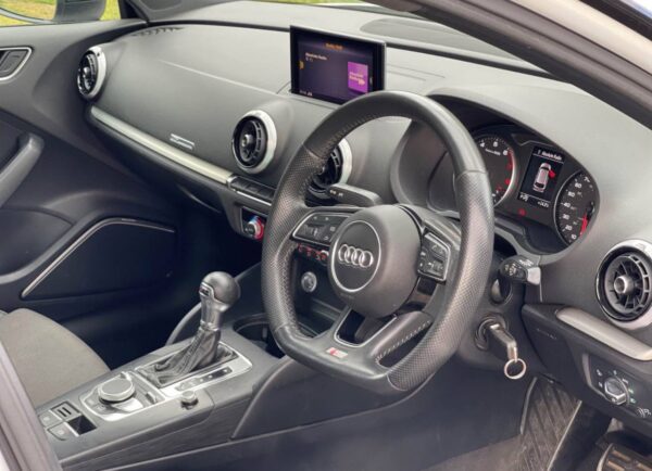 2019 AUDI A3 S-LINE 35 TFSI S TRONIC BLACK EDITION - Image 7