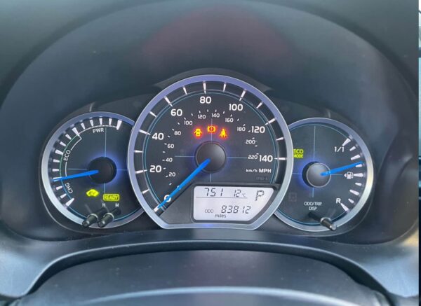 2012 Toyota Yaris - Image 13