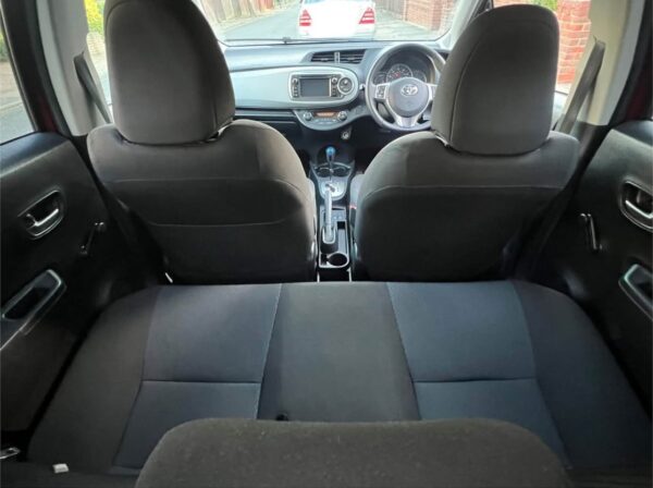 2012 Toyota Yaris - Image 10