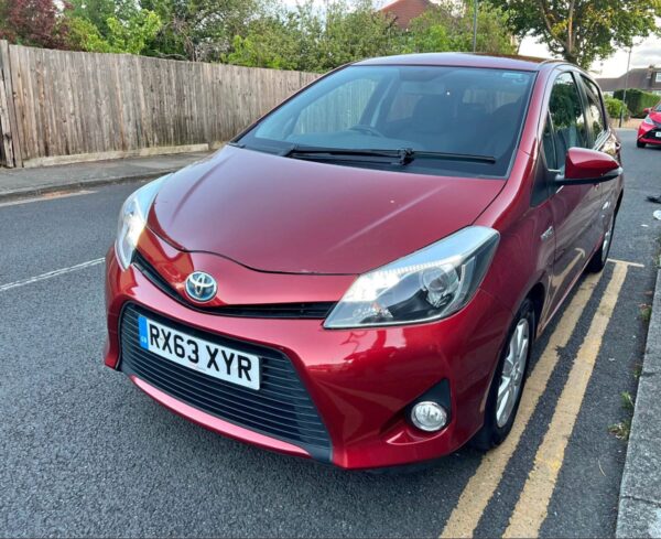 2012 Toyota Yaris - Image 5