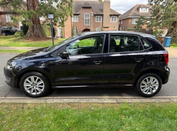 2011 Volkswagen polo - Image 13
